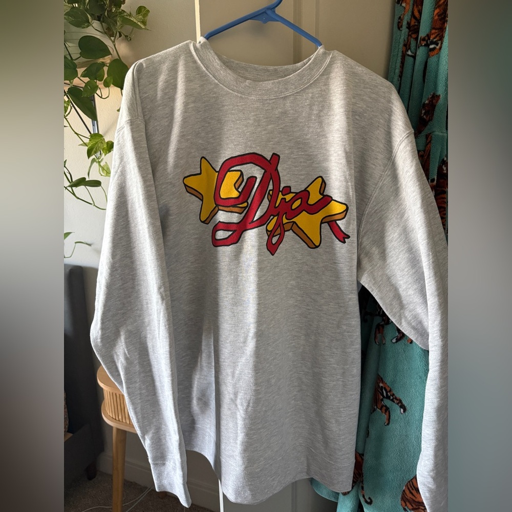 djo tour crewneck